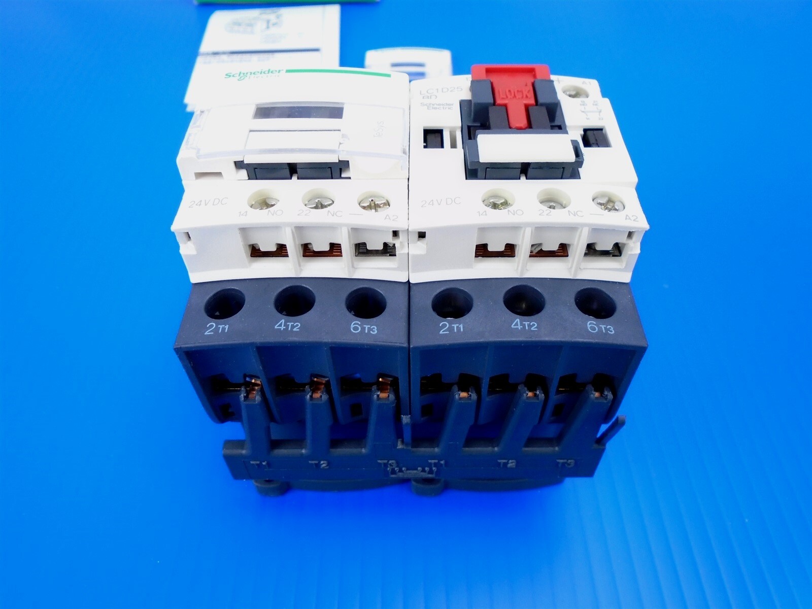Schneider TeSys - LC2D25BD - 24V REVERSING CONTACTOR - 120-480V - 40A - 2-15 HP