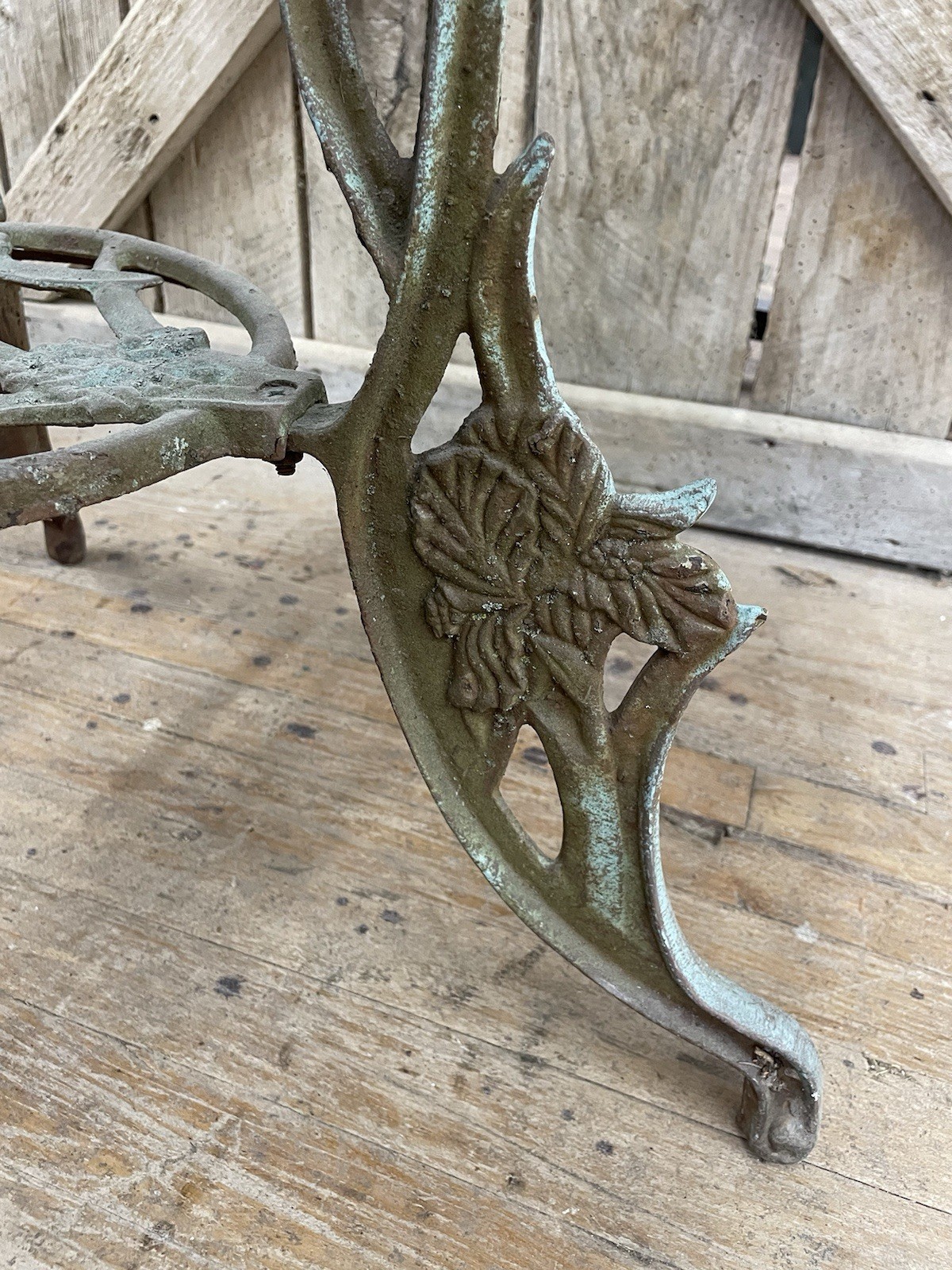 Vtg Victorian Cast Iron 28 1/2" Tea Table 27" Tall Garden outdoor