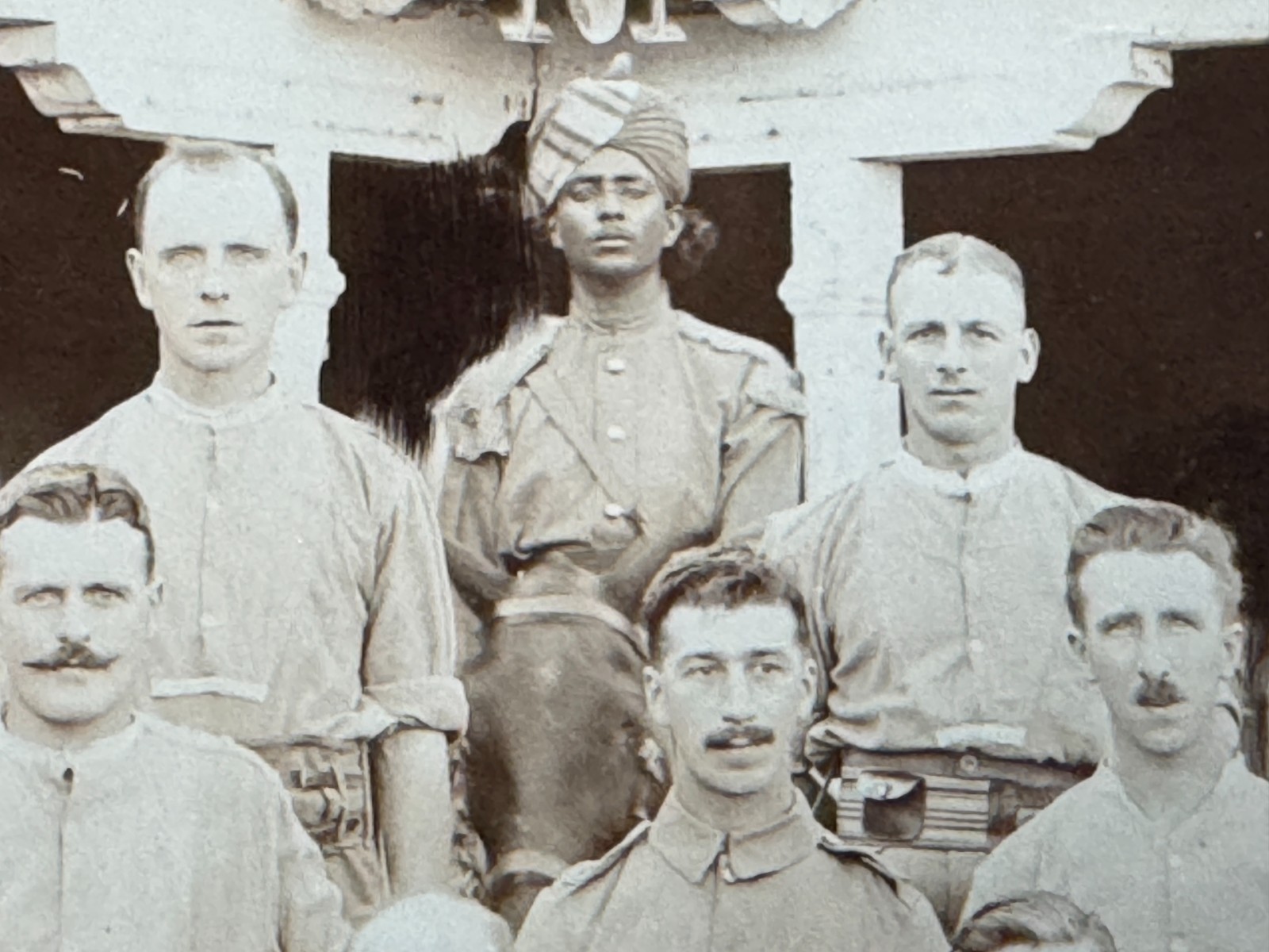 Original WW1 British India Army Group Photo c1914–18 - NCOs & Indian Soldiers