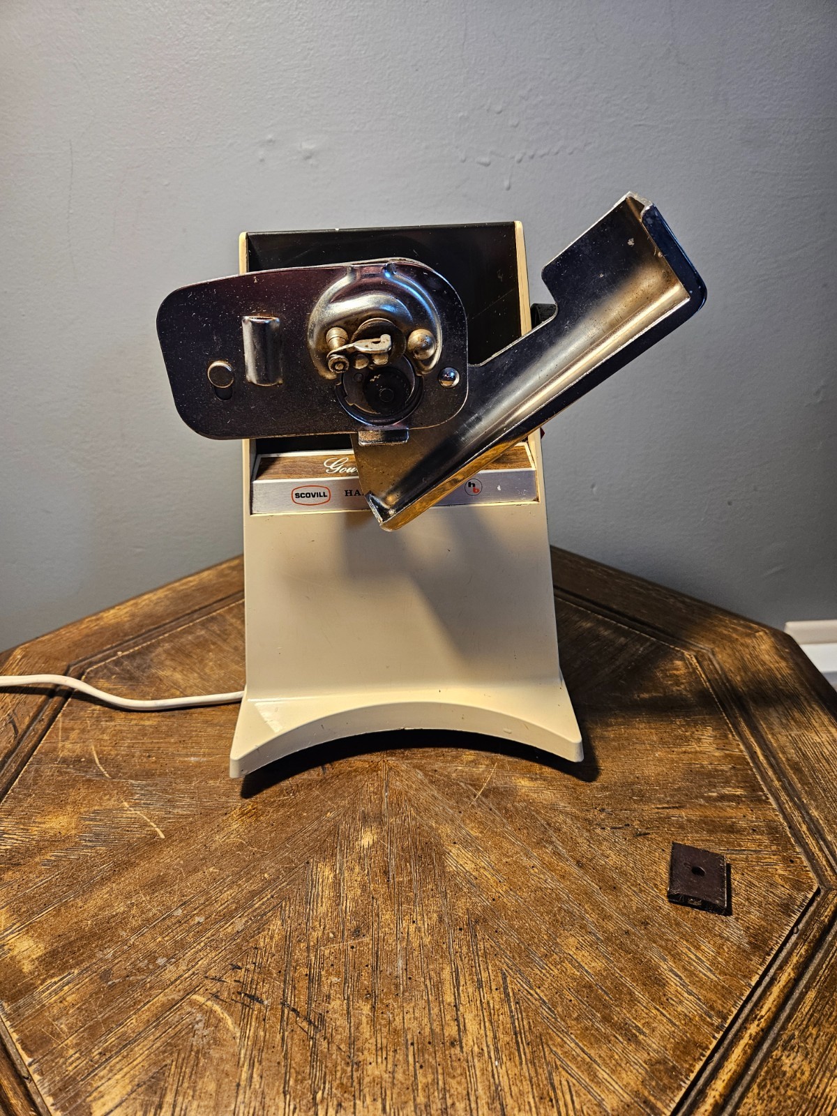 1970s HAMILTON BEACH SCOVILL ELECTRIC MEAT GRINDER AND SALAD MAKER MODEL 223