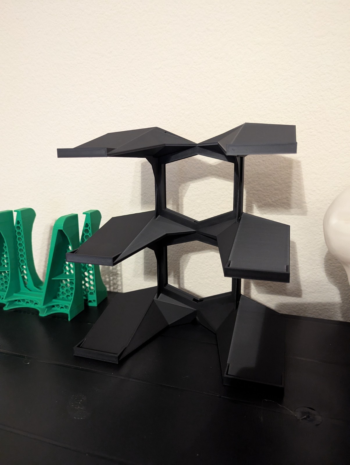 Lightweight 1:18 Scale Model Car Display Stand – Holds 3 Cars