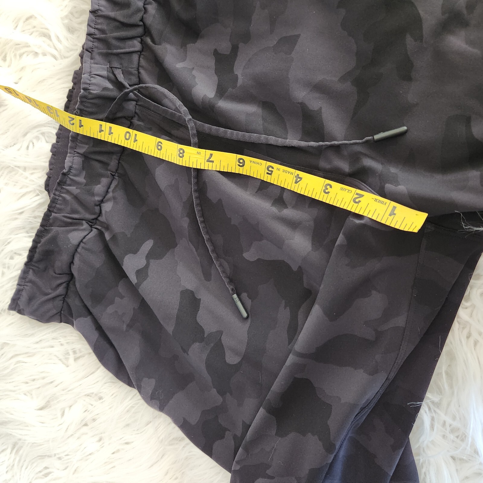 Lululemon Stretch High-Rise Crop Camo Pants Sz 14 LW6BOUS (34X23) Black Gray