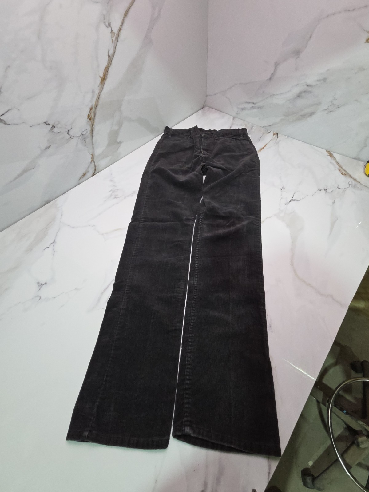 1980s Vtg Levis 519 Straight Taper 31x34 Black Corduroy Pants Talon Zip USA