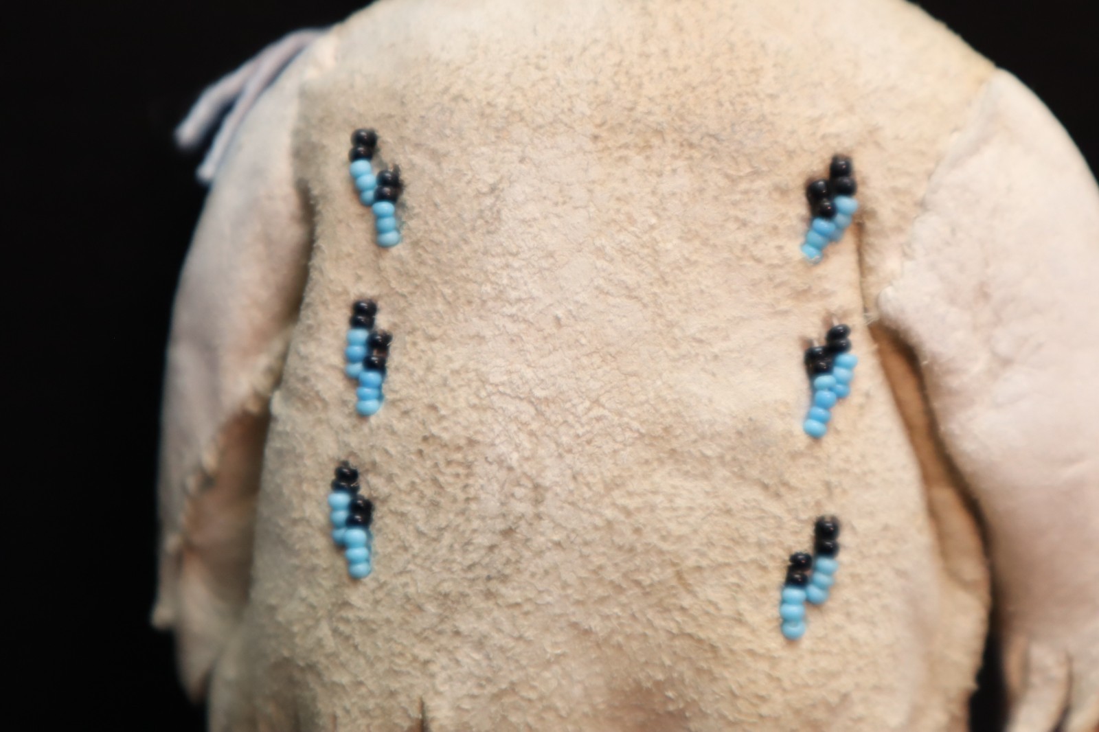 Antique NATIVE AMERICAN SIOUX Indian Beaded Apple head Leather Hide Doll 7" Tall