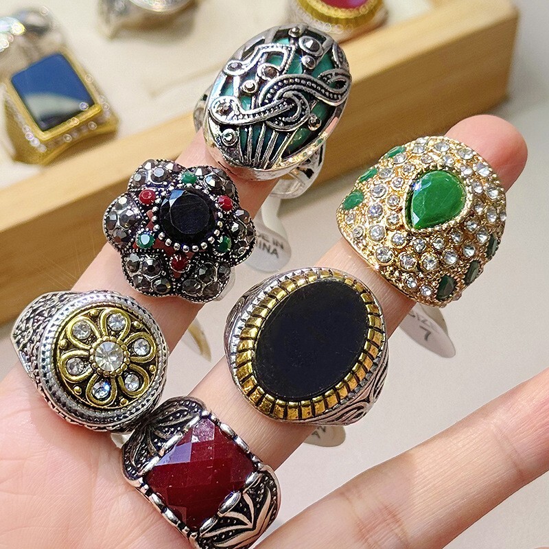 50pcs Lot Wholesale Vintage Crystal Stone Mix Style Metal Jewelry Ring Men Women