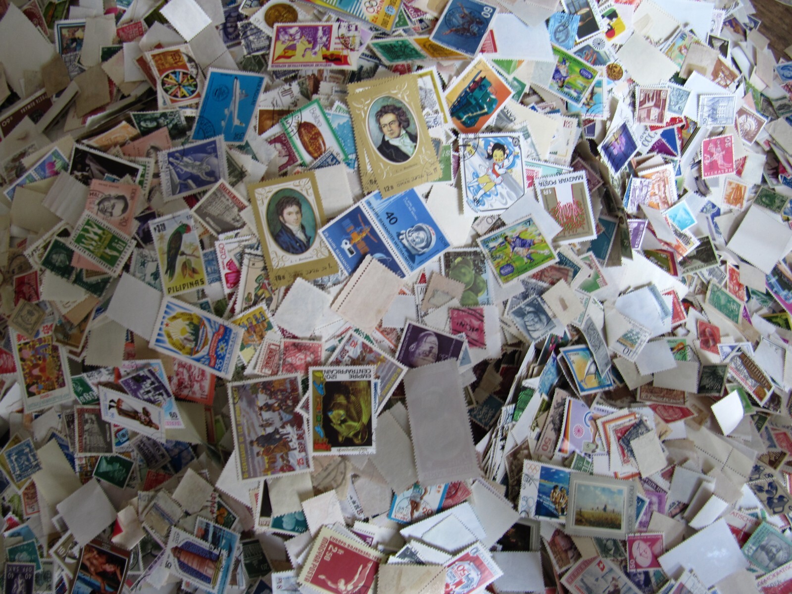 10.000 World Stamps Mix: Lots!! Treasure Hunters! /