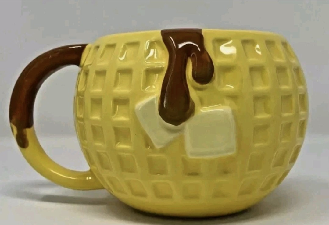 Netflix Stranger Things Waffle w/Butter & Syrup 18oz Yellow 3D Ceramic Mug