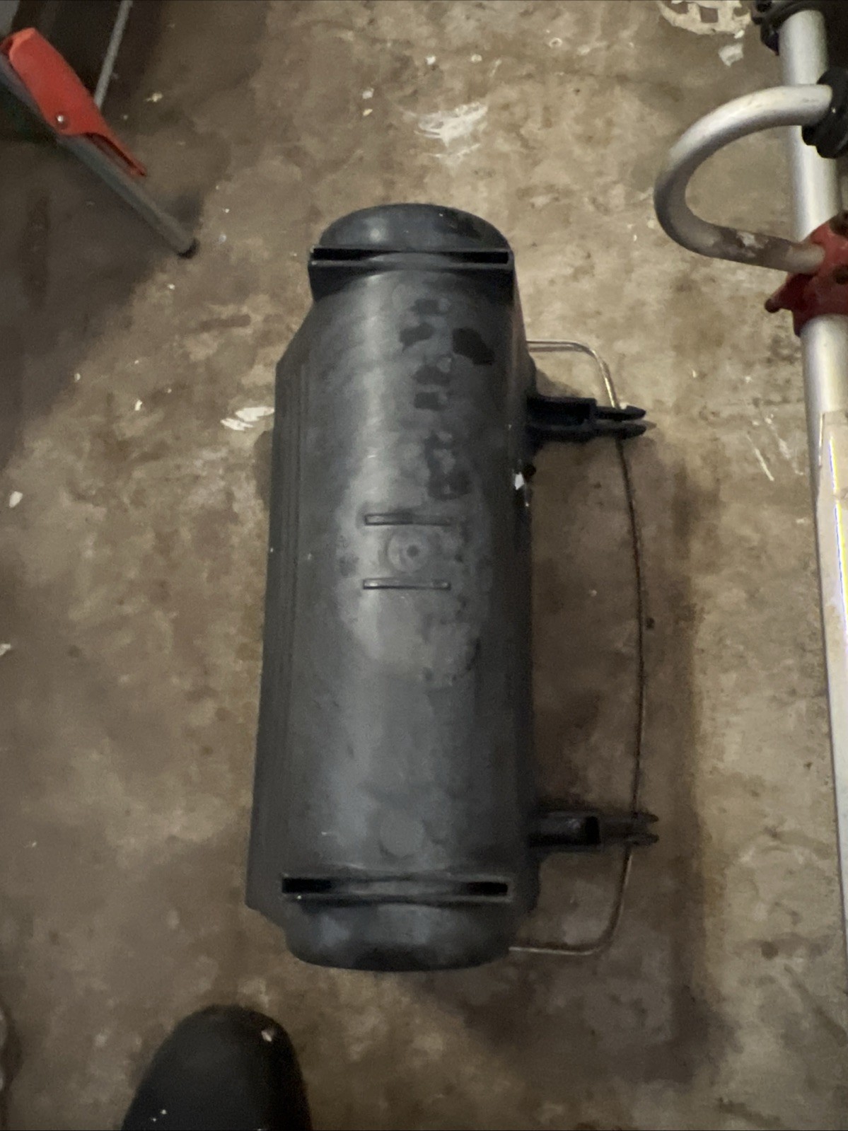 Little Giant Ladder Fuel Tank Accessory 1 Gal./ 15lbs Capacity Paint Tool Tray