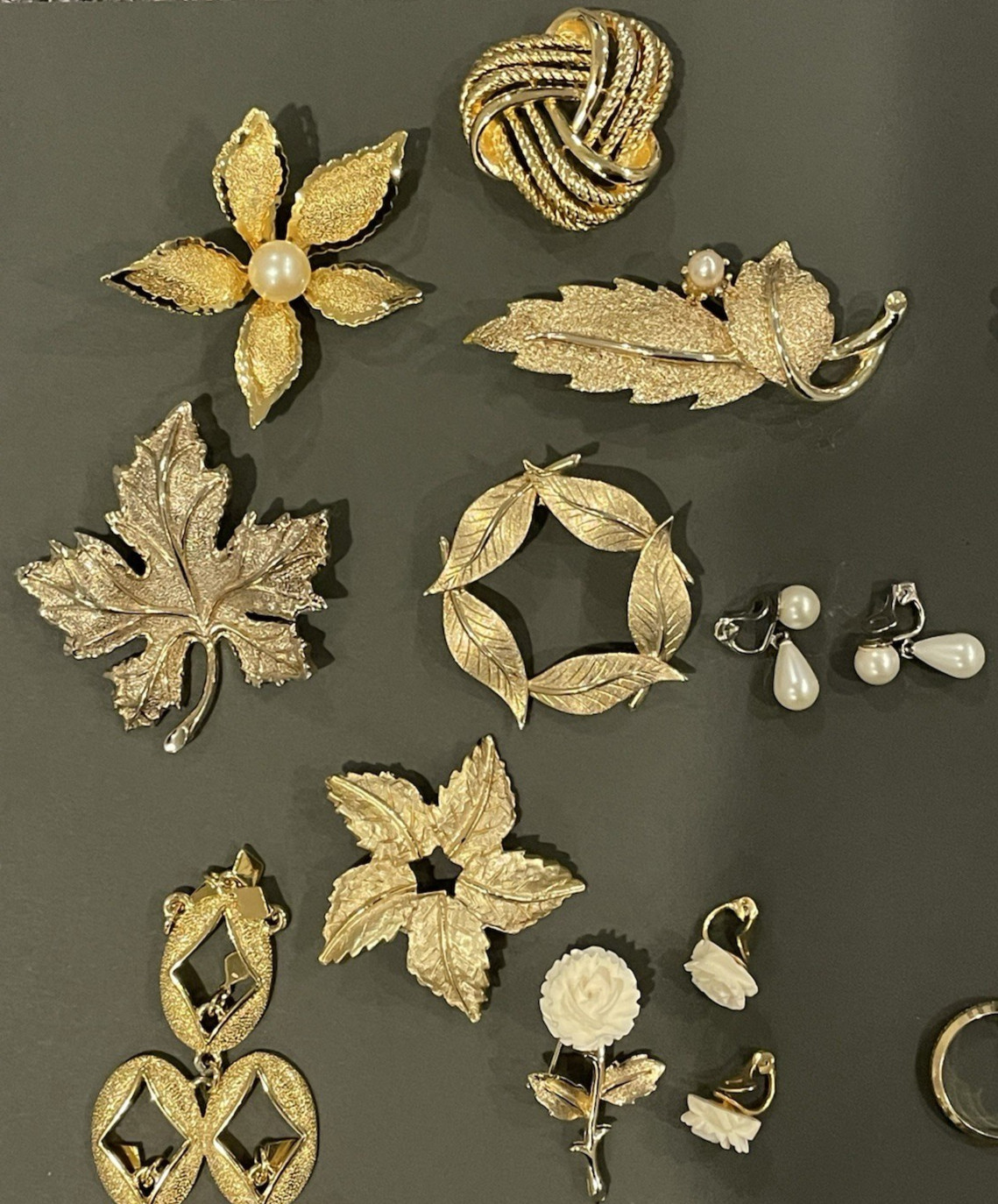 Huge Lot Vintage Cosmetic Jewelry Pins, Pendants, Clip and Screw-on Earrings