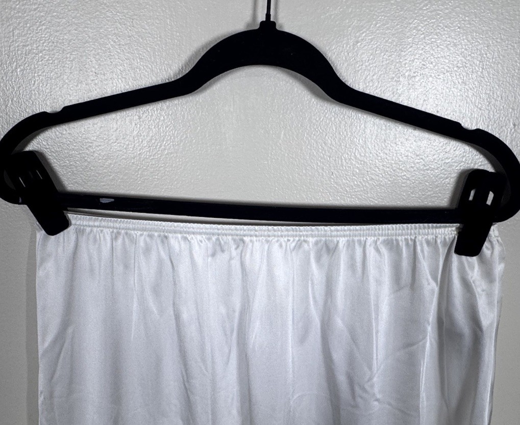 Vassarette White Lace Nylon Half Slip Sz XL 26” Grunge Goth Y2K Pinup Lingerie