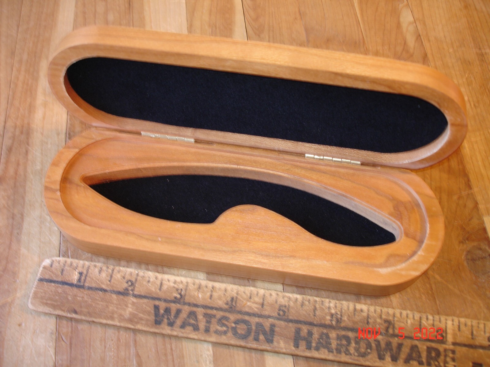 NEW BUCK KNIVES 196 MINI ALPHA HUNTER KNIFE DISPLAY BOX CASE BLACK FELT LINER