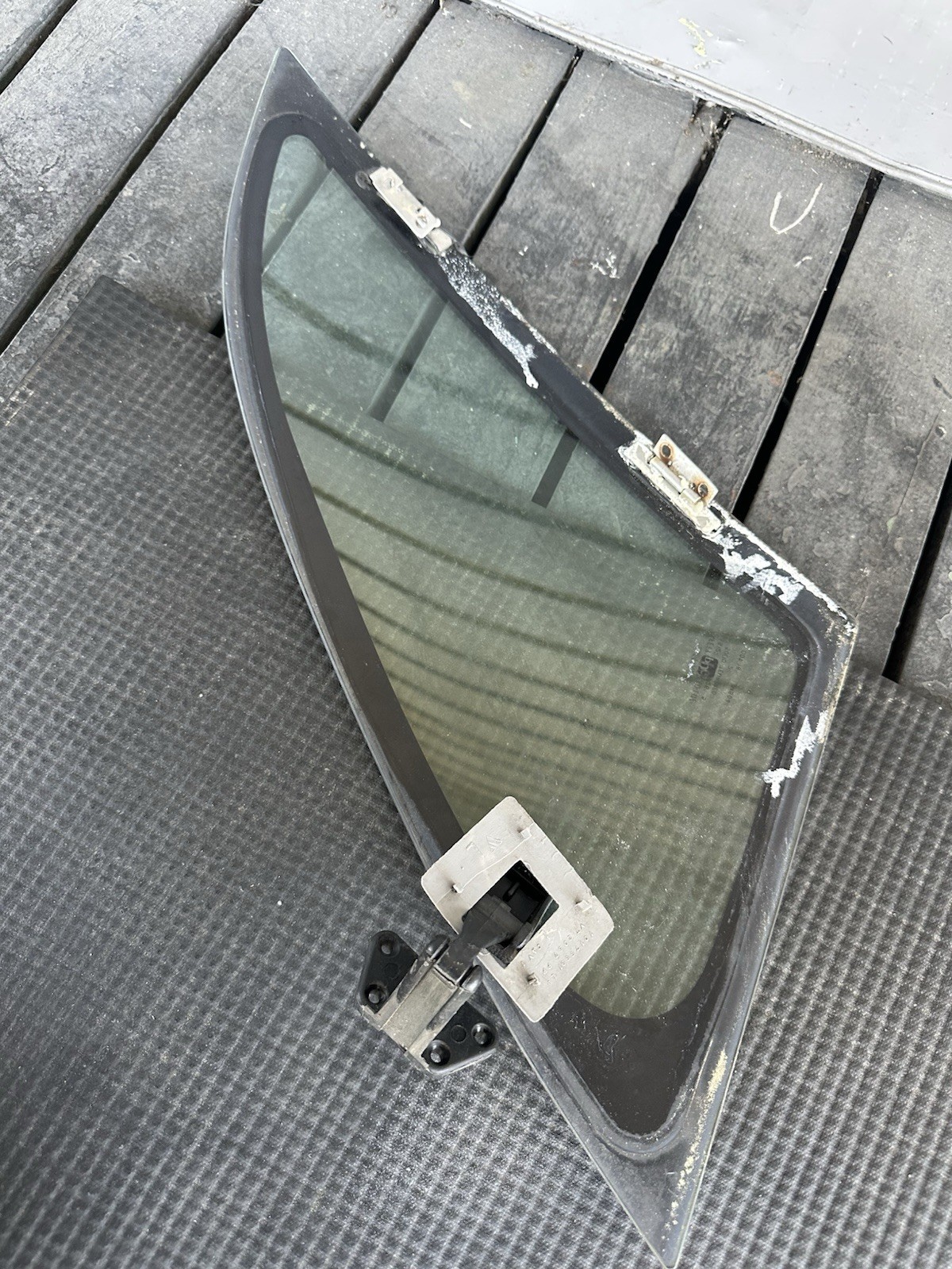 91-96 Chevy Caprice Wagon Quarter Glass/Window Driver Side Left Rear Roadmaster