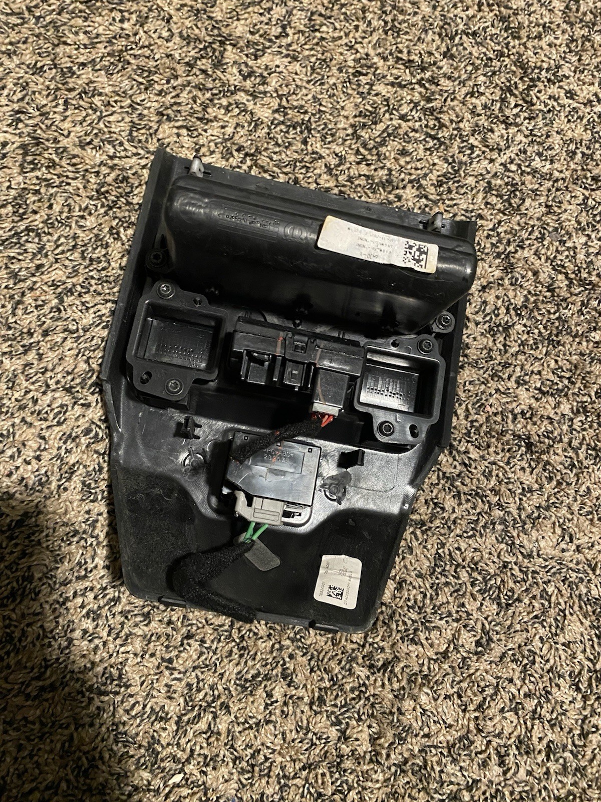 2019-23 Ram Rear Console Mounted Media Hub 115v Power Outlet OEM