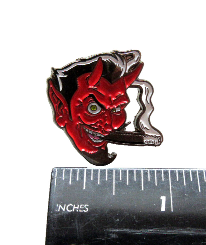 🔥CIGAR SMOKING DEVIL BIKERS MOTORCYCLE RIDERS JACKET VEST HAT COLLECTIBLE PIN