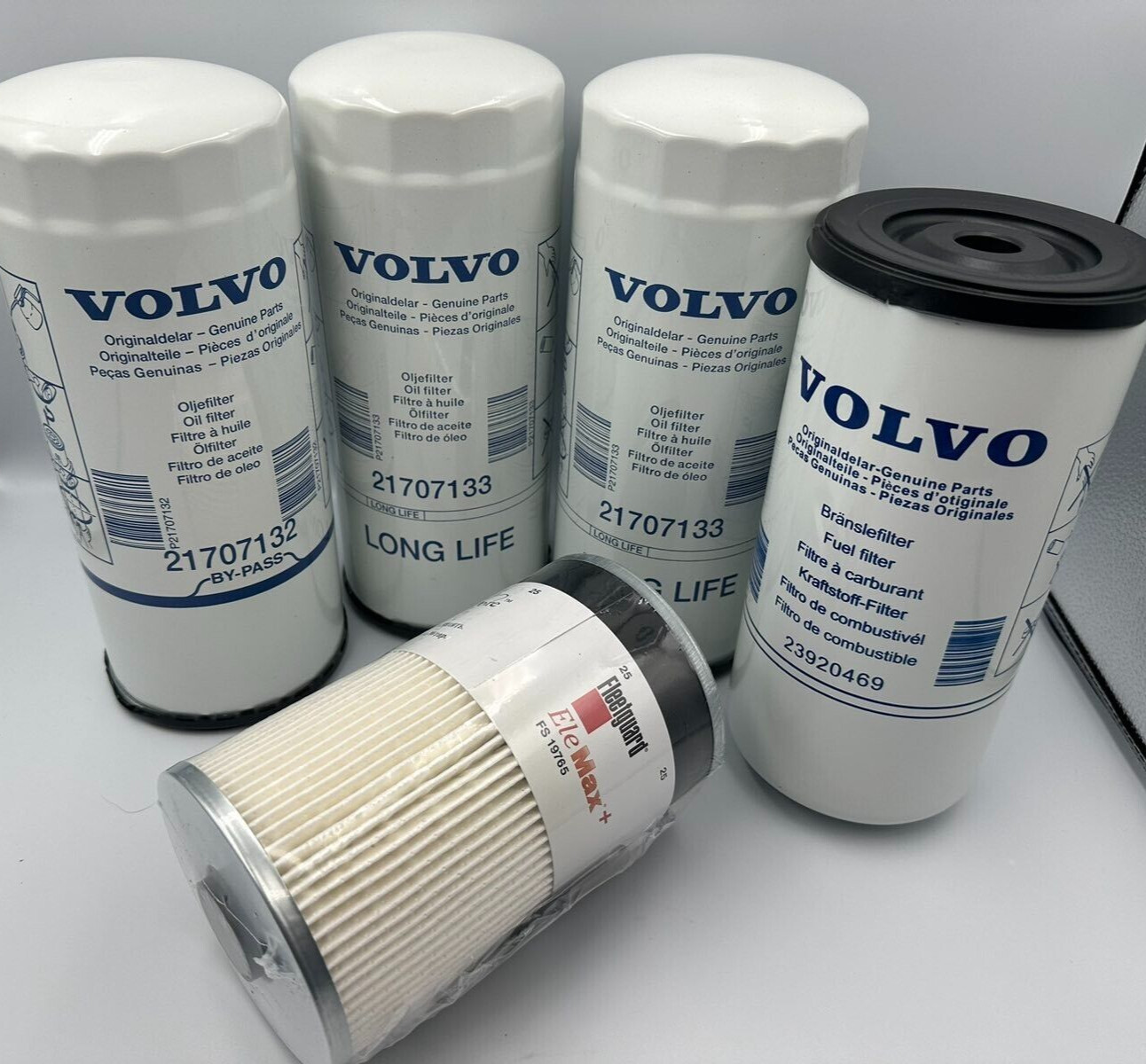 NEW Filter Kit Volvo D13 Oil, Fuel Filters 21707133 (2),21707132,23920469,19765
