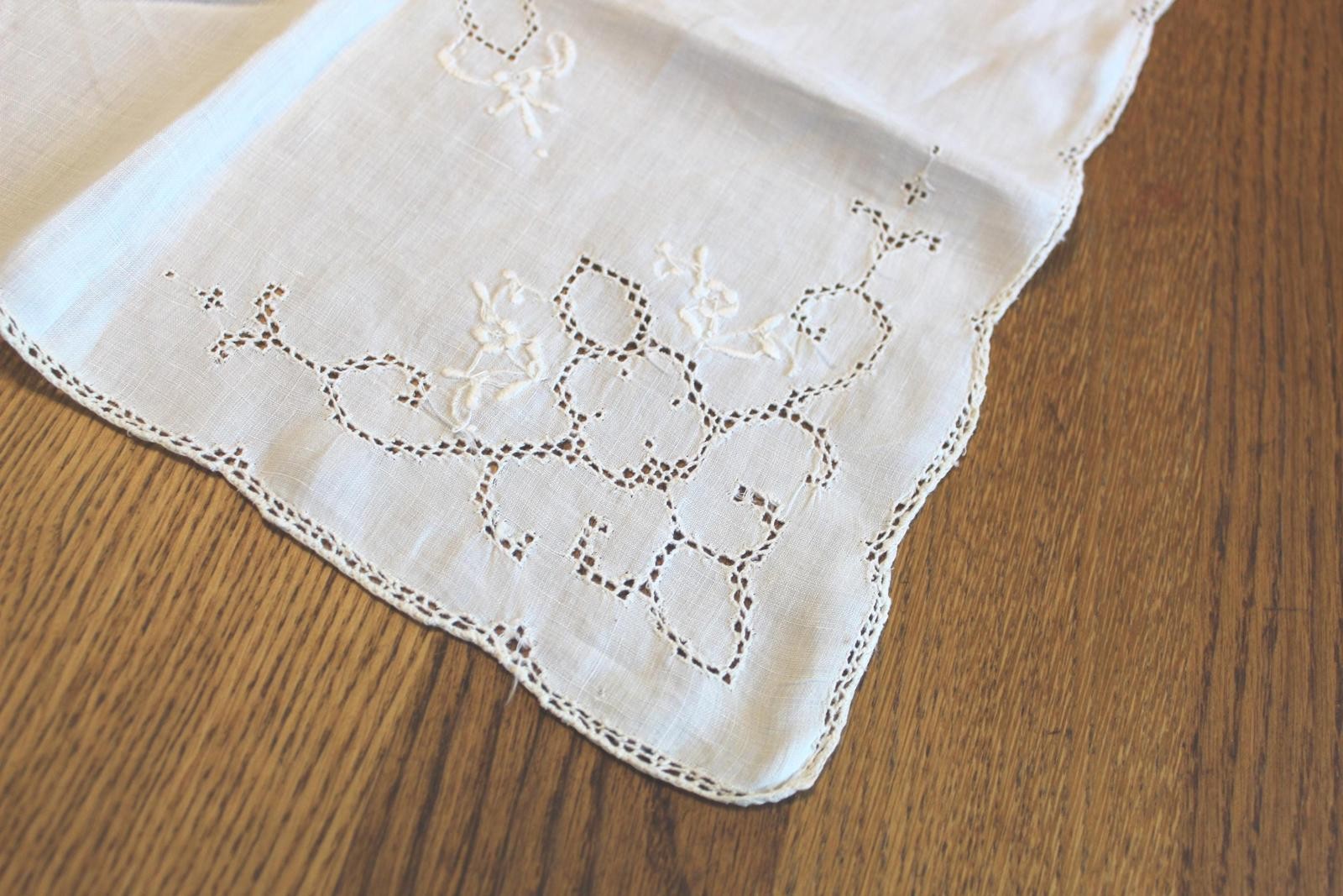 Irish Linen Tablecloth Drawnwork Embroidery