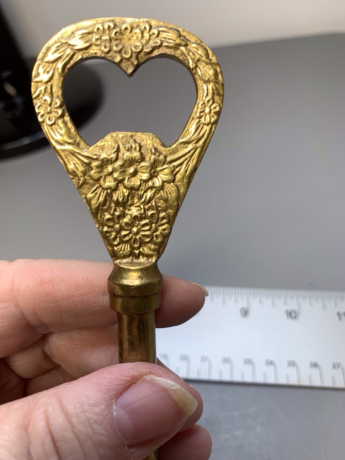 VINTAGE BRASS ICE HAMMER BOTTLE OPENER BEAUTIFUL COLLECTIBLE