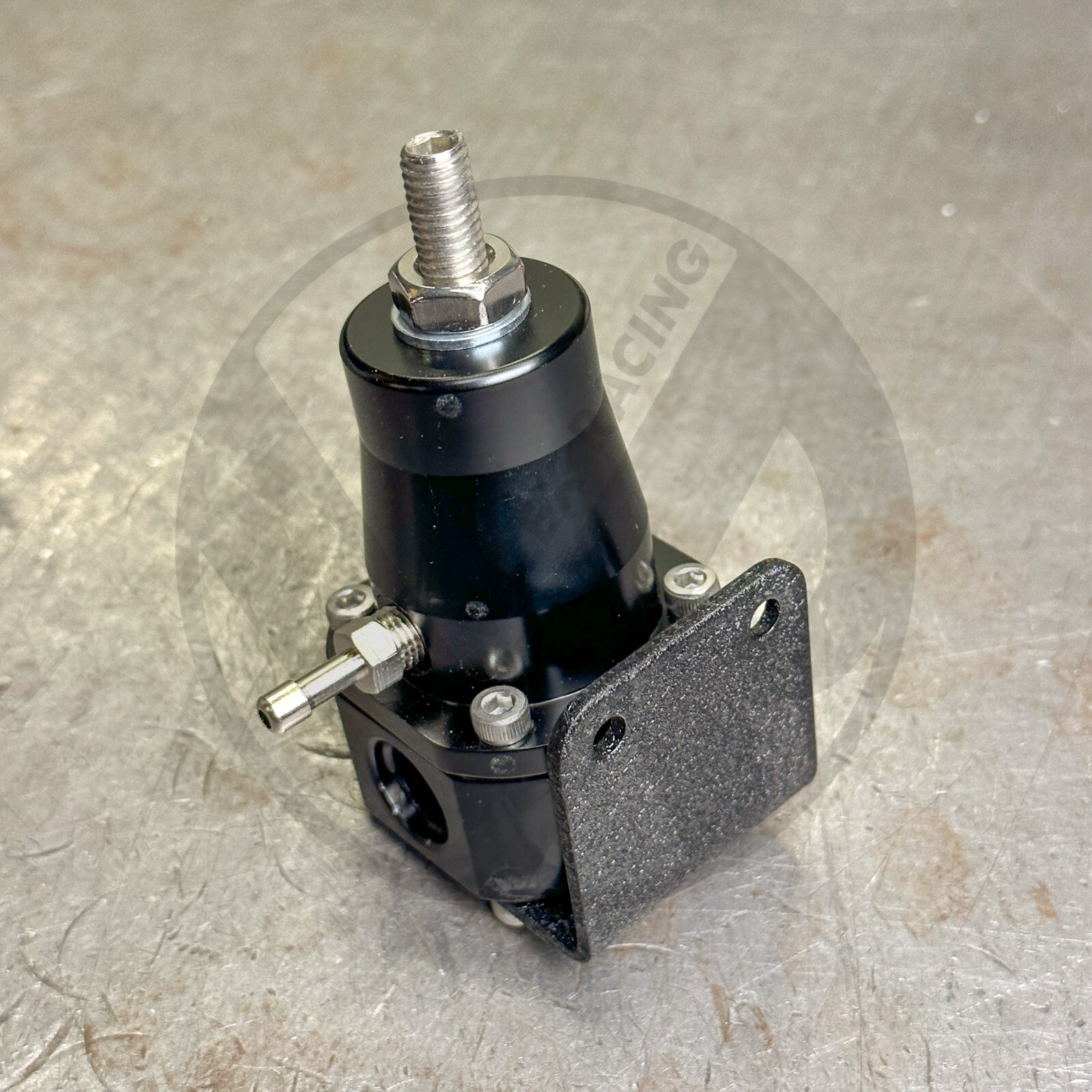 Aeromotive 13196 Style Fuel Pressure Regulator Bracket w Bolts (Silver)