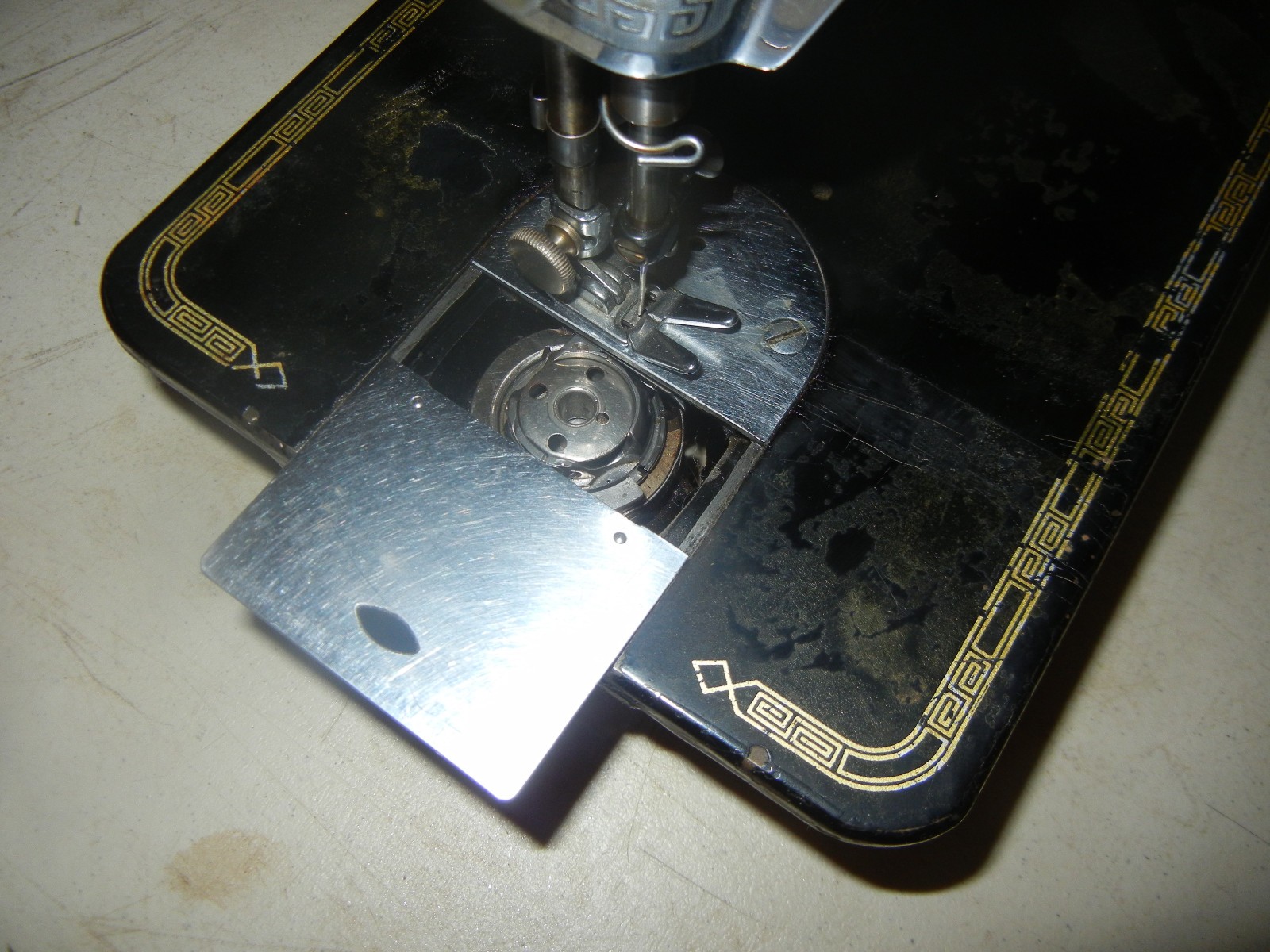 Singer Model 201 Sewing Machine