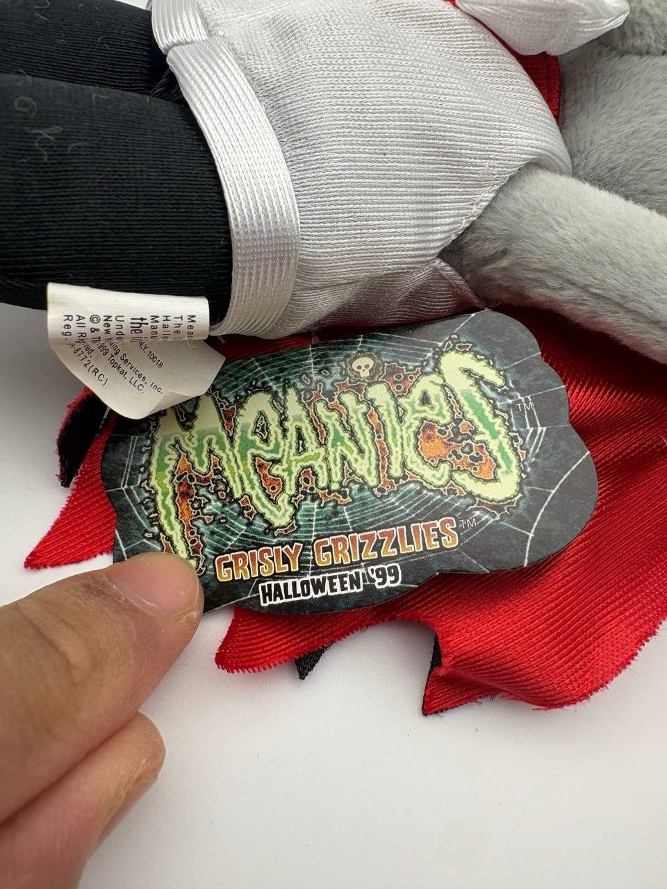 Meanies Grisly Grizzlies Count Dracubear NWT Vintage Plush Collectible