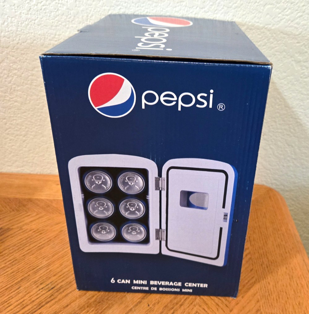 Pepsi 6-can Mini Fridge Bevarage Center MIS133PEP. New sealed