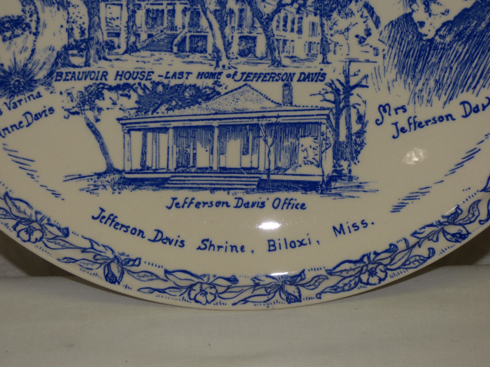 Vintage Vernon Kilns BEAUVOIR Jefferson Davis Home White Blue Ceramic Plate 10"