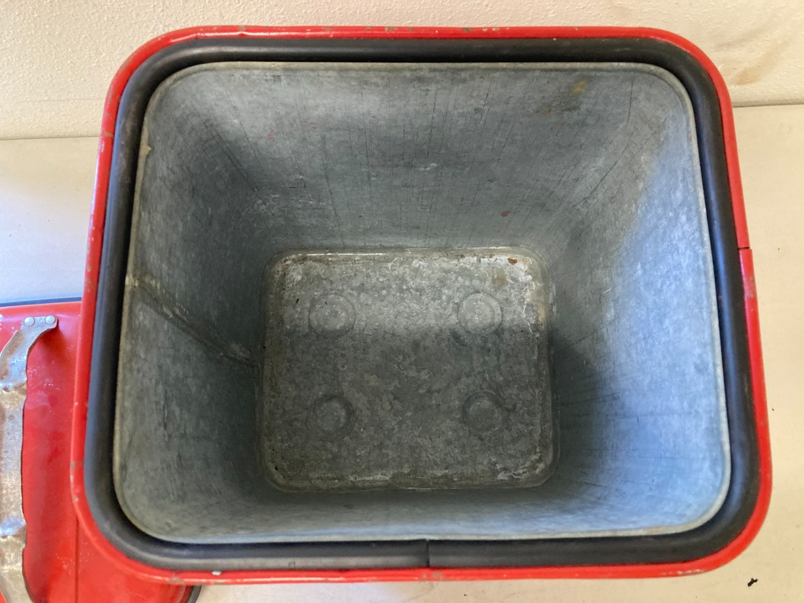 FANTASTIC RED 1950s KNAPP MONARCH Therm-a-Chest PORTABLE COOLER