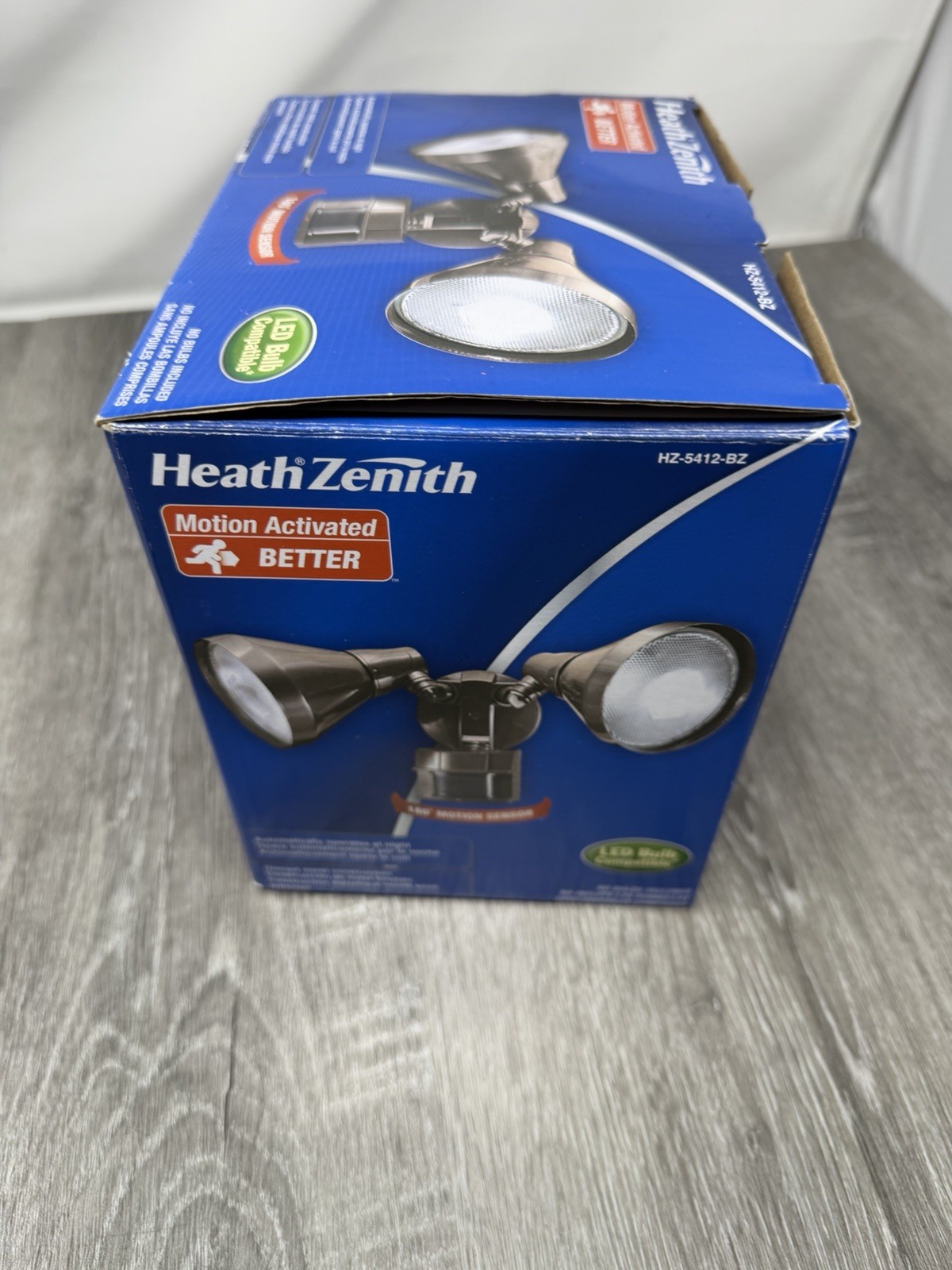 Heath Zenith 180° Motion Sensor Outdoor Security Light Bronze HZ-5412-BZ NEW OB