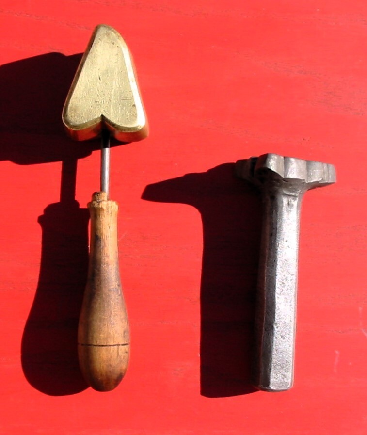 Vintage 3 pc Millinery Triangular Tropical Leaf Flower Mold Brass Antique #53