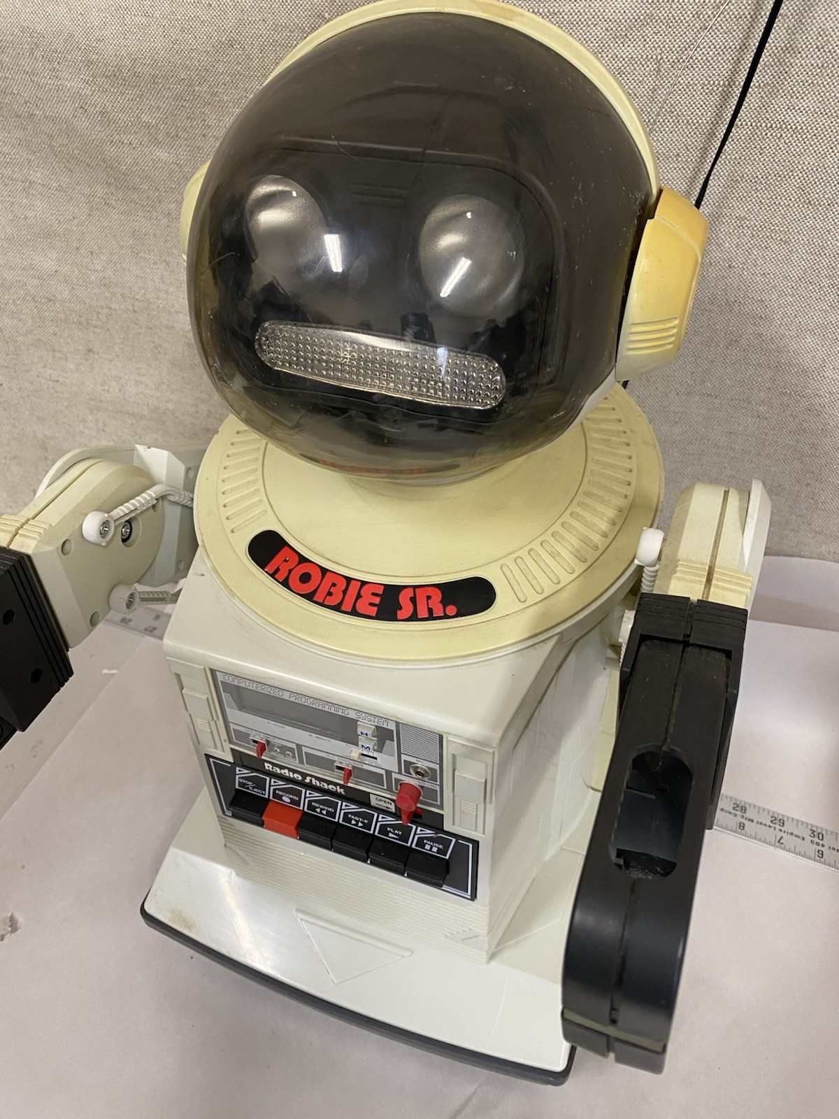 Robie Sr. RX Radio Shack Robot Collectable, UNTESTED No Remote