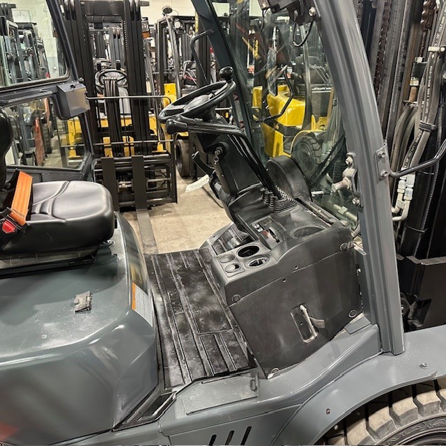 2020 Toyota 8FD40U 9000lb Diesel Used Forklift Triple Mast Sideshift 7860 Hours