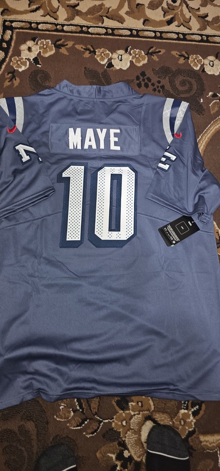 Drake Maye #10 N.E Patriots Nor easter F.U.S.E. LIMITED Rivalries New 2025 Large