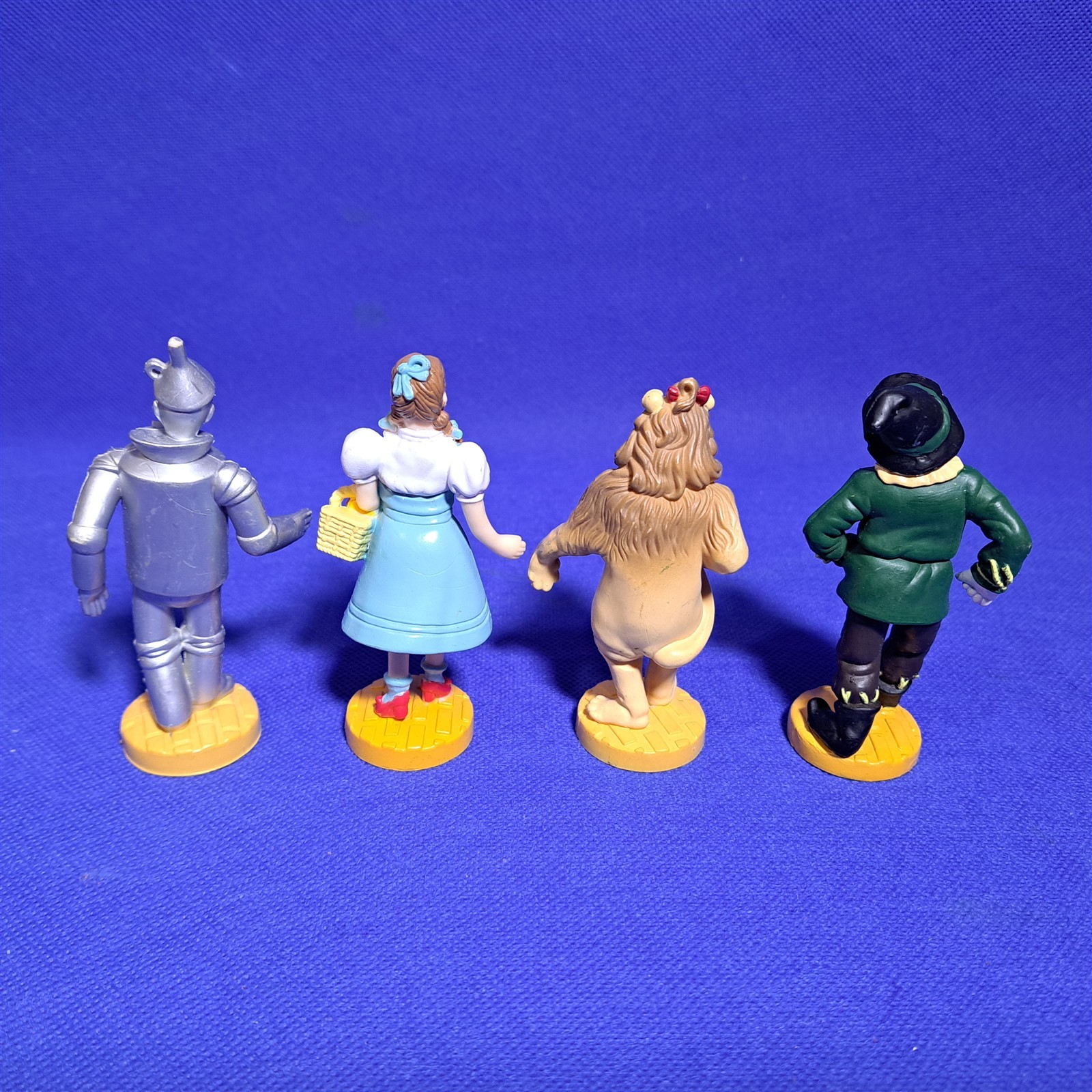 Wizard of Oz PVC Figures - Dorothy Tin Man Lion Scarecrow Presents Loews 1987