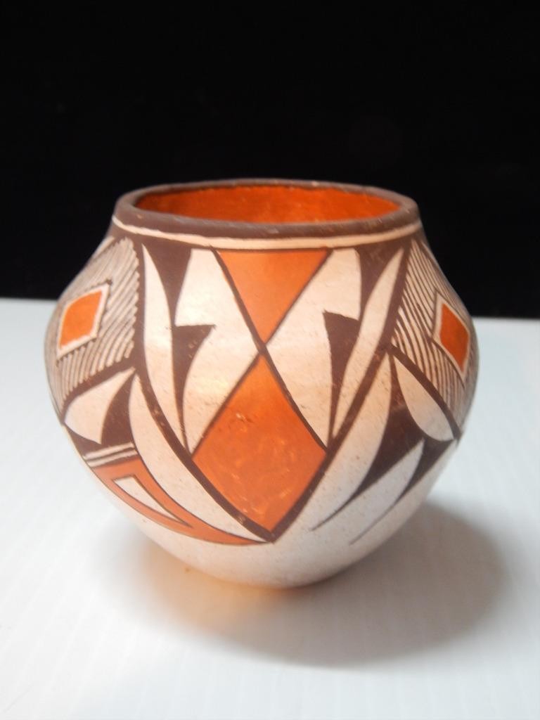 SMALL SIGNED VINTAGE ACOMA PUEBLO INDIAN POTTERY JAR / OLLA / POT  - BUY IT NOW