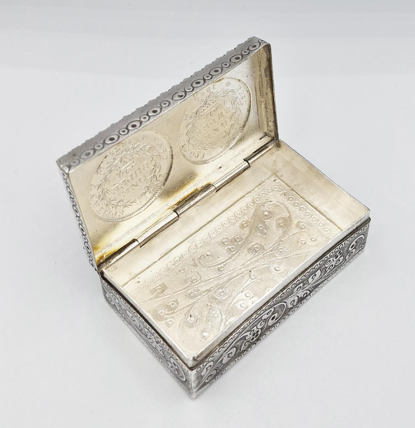 FINE EAST INDIA COMPANY SOLID SILVER WILLIAM IV & VICTORIA RUPEE SNUFF BOX c1840