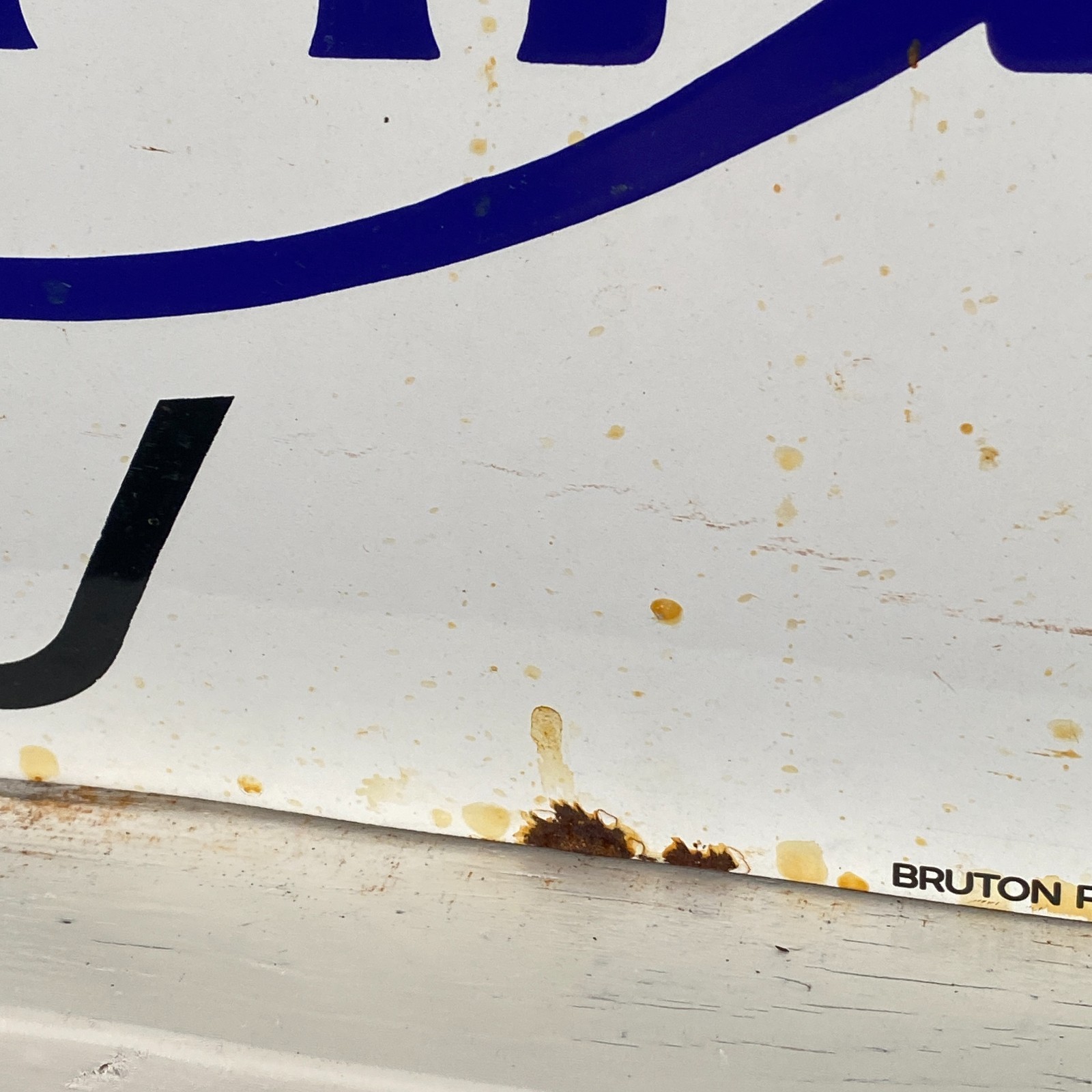 Triumph Enamel Sign - 40x30cm (15.7x11.8") - Retro Motorcycle Dealership Signage