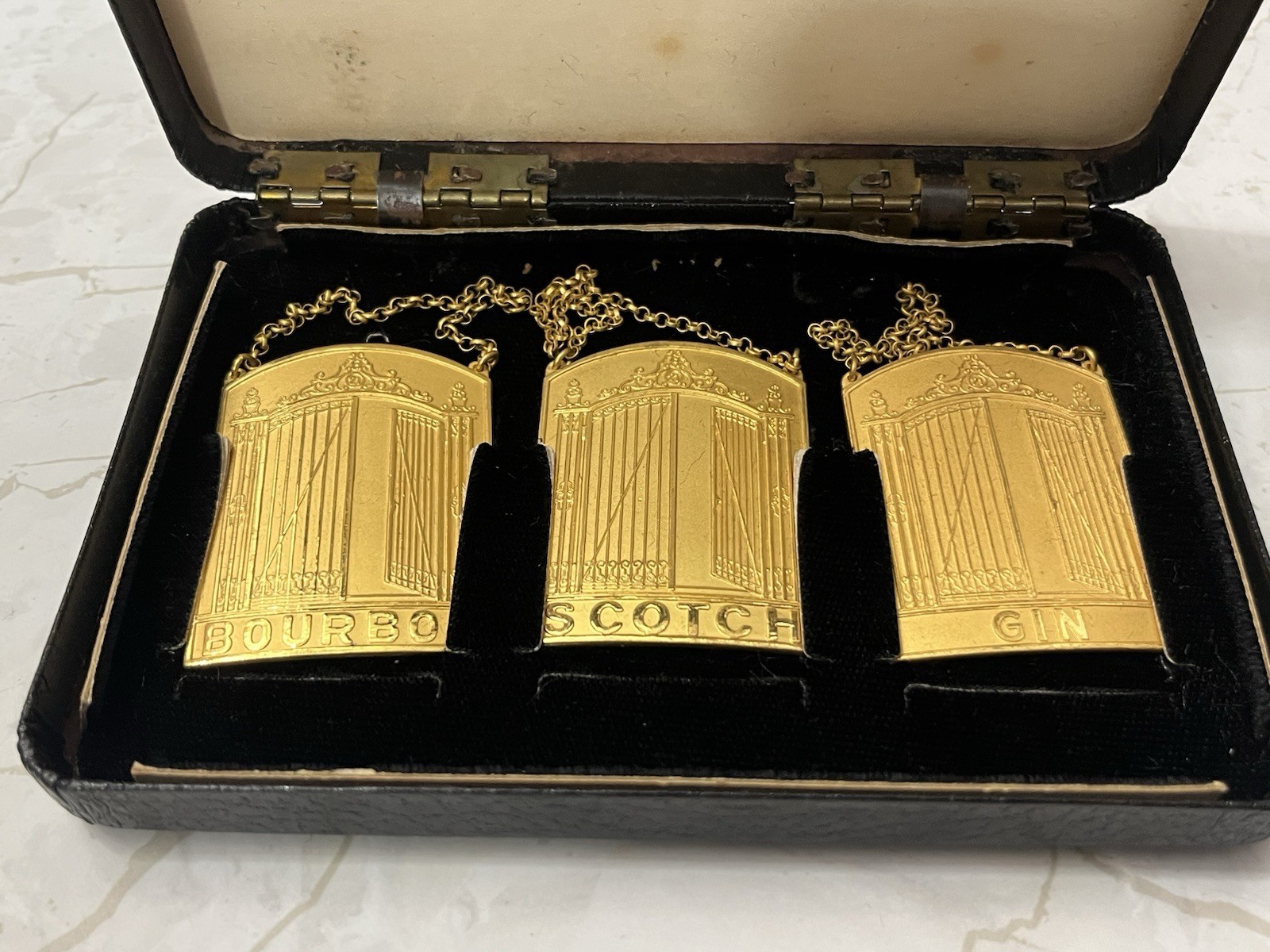 The "21" Club New York NYC Restaurant Gilt Bronze 3 Set Decanter Tags New In Box