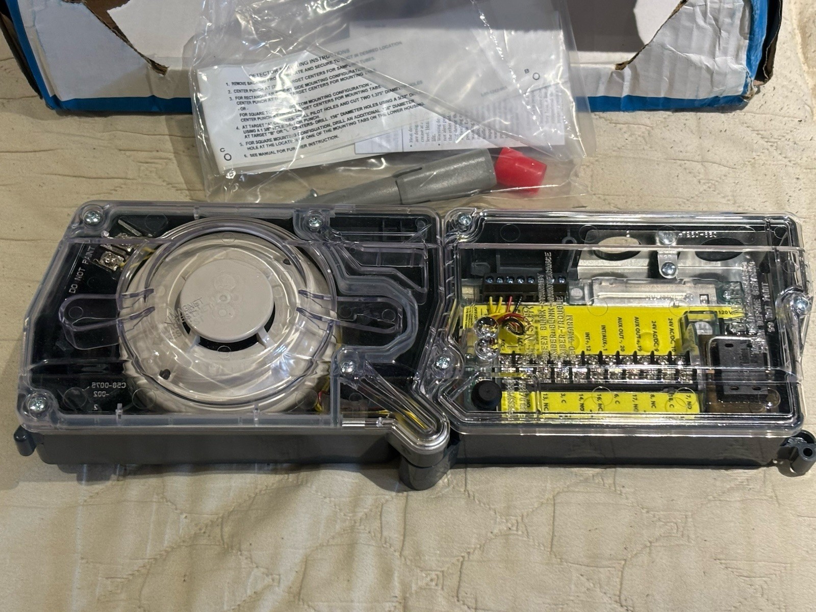 System Sensor D4120 4 Wire Photoelectric Duct Smoke Detector NEW DAMAGED BOX