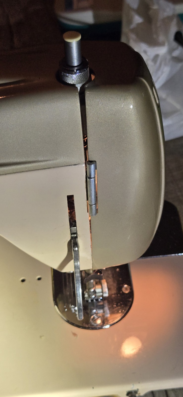 Vintage WHITE Sewing Machine Model 764 with Pedal EXCELLENT SHAPE