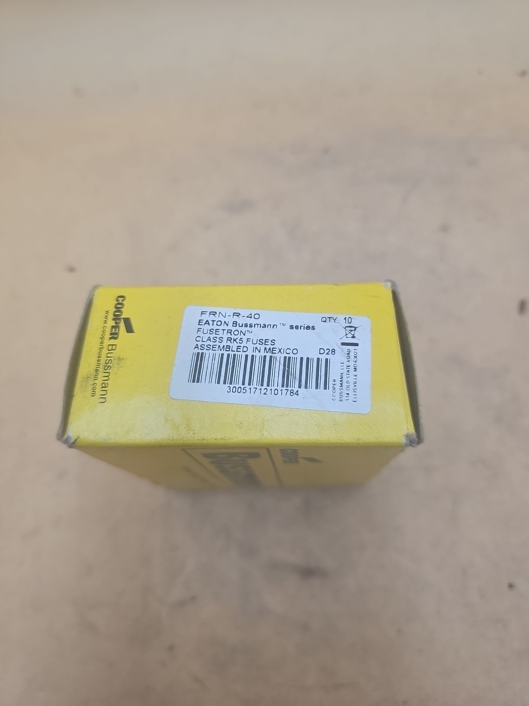 LOT OF 8 Cooper Bussmann Fusetron FRN-R-40 Class RK5 40 Amp Time-Delay Fuses