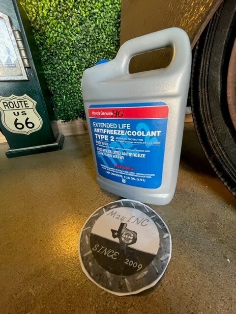 (2) Genuine Honda/Acura Long Life Antifreeze/Coolant Type 2 OL9999011