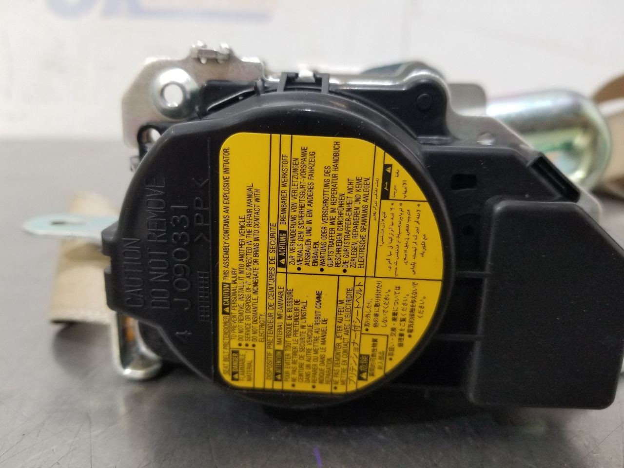 12 2012 LEXUS LS460 FRONT BUCKET SEAT BELT RETRACTOR BEIGE LEFT DRIVER