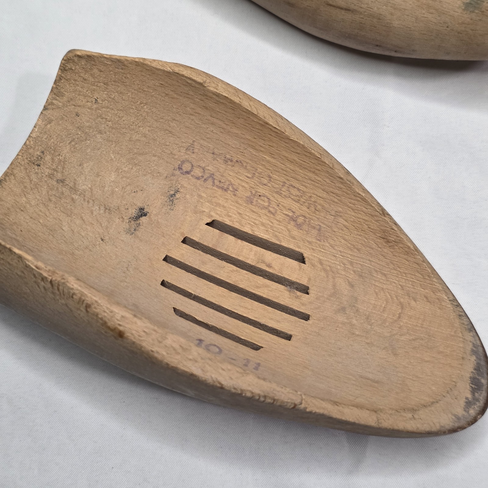 Nevco Shoe Trees Vintage West Germany Wooden Spring Stretchers Size 10-11