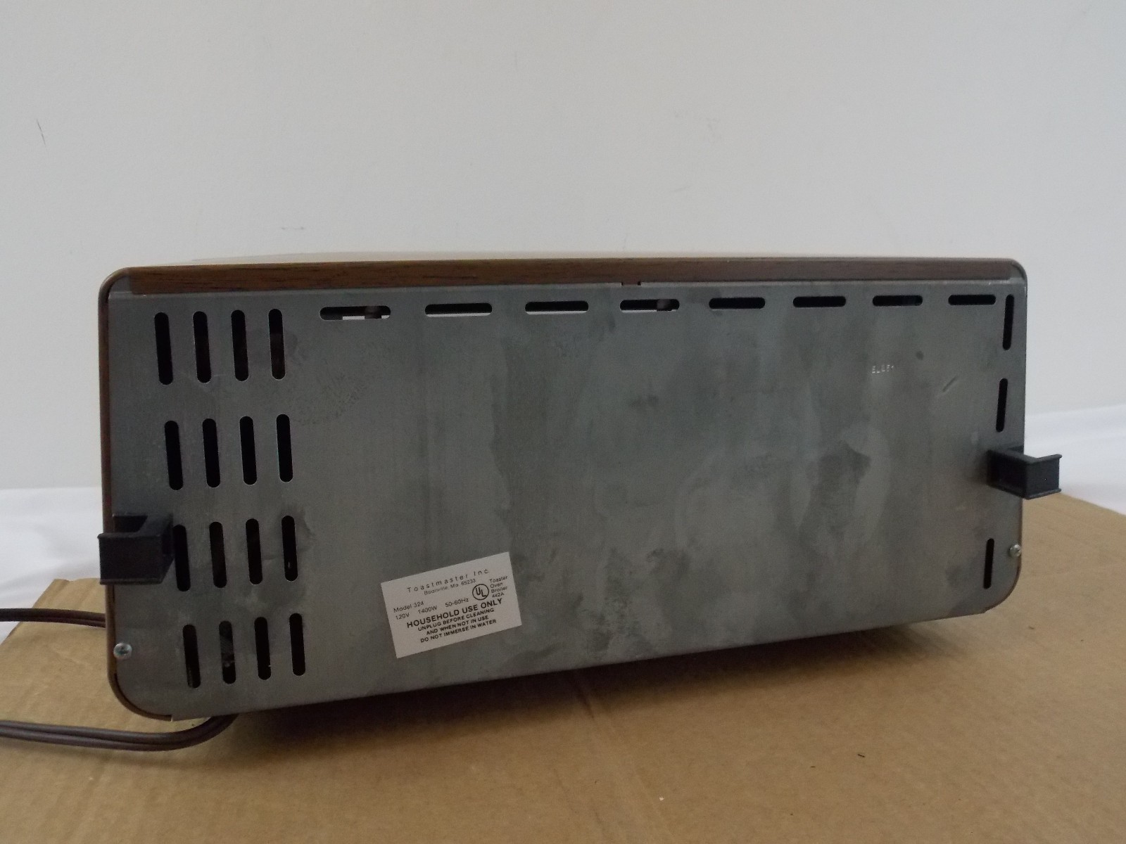 Toastmaster model 324 Tabletop Toaster Oven Faux Wood Broil & Bake EXCL COND....