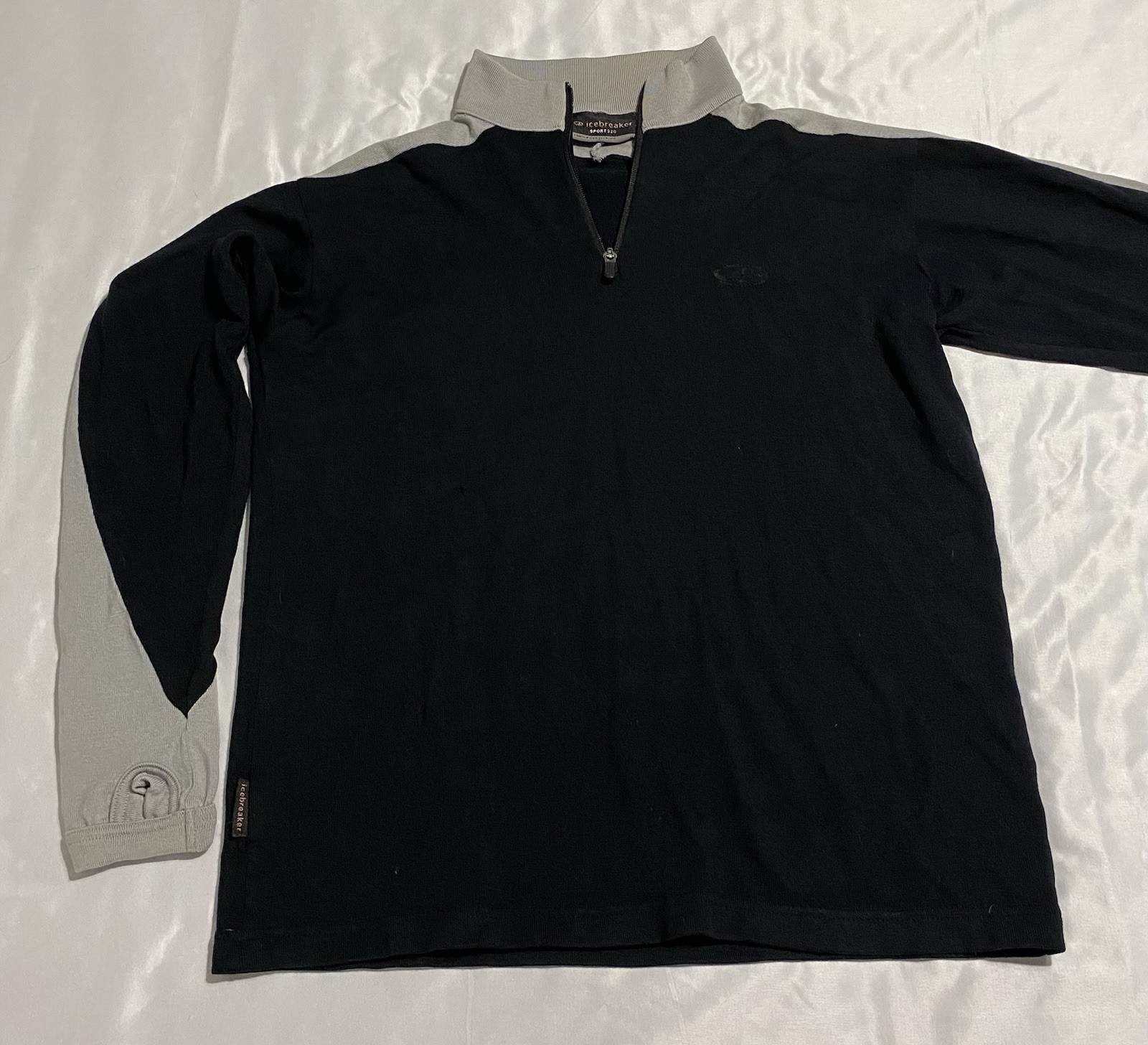 Icebreaker Sport 320 Mens Sz M Black/Gray 1/4 Zip 100% Merino Wool Base Layer