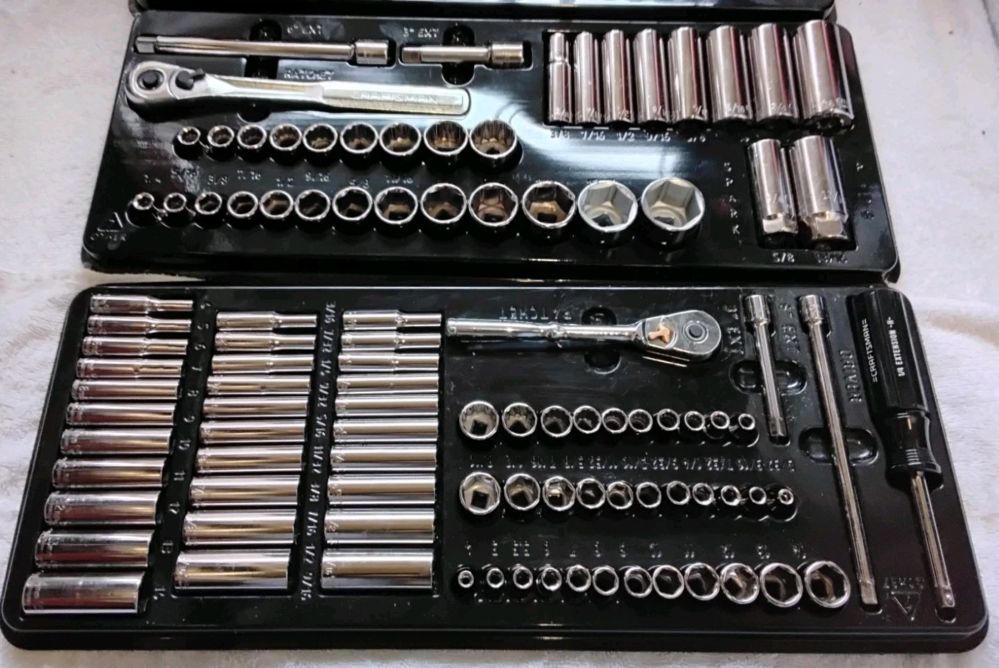 CRAFTSMAN 205PC 20-1/2"× 8-1/2"× 14" METAL 4 DRAWER LOCKABLE WITH HANDLE & TOOL