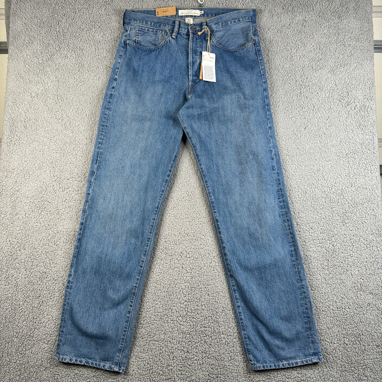 H&M Jeans Mens Size 33x33 Medium Wash Relaxed Fit 100% Cotton Button Fly NWT