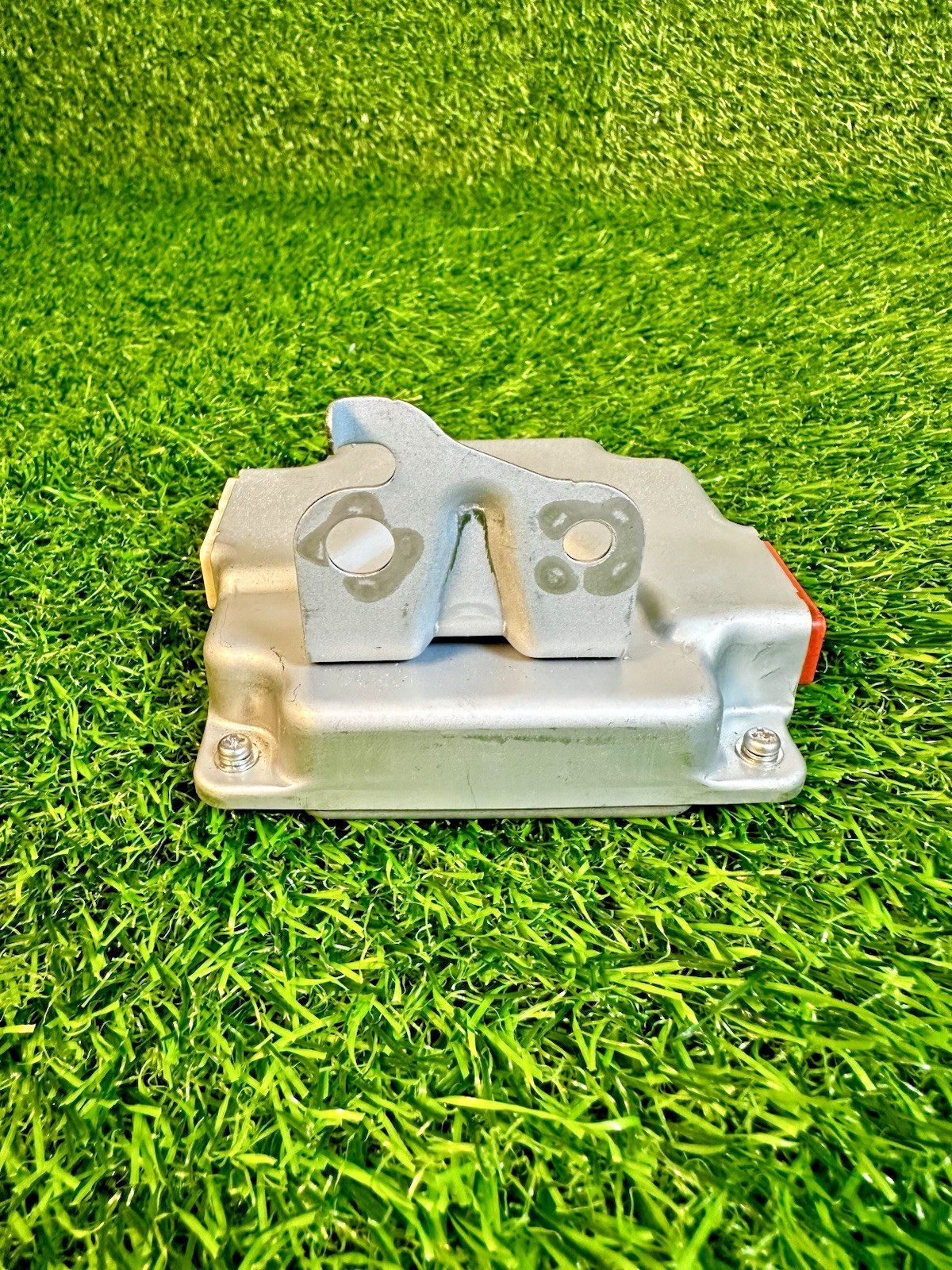 Toyota Prius Hybrid 2010-2015 Bettery Voltage Sensor Control module 89892-47020