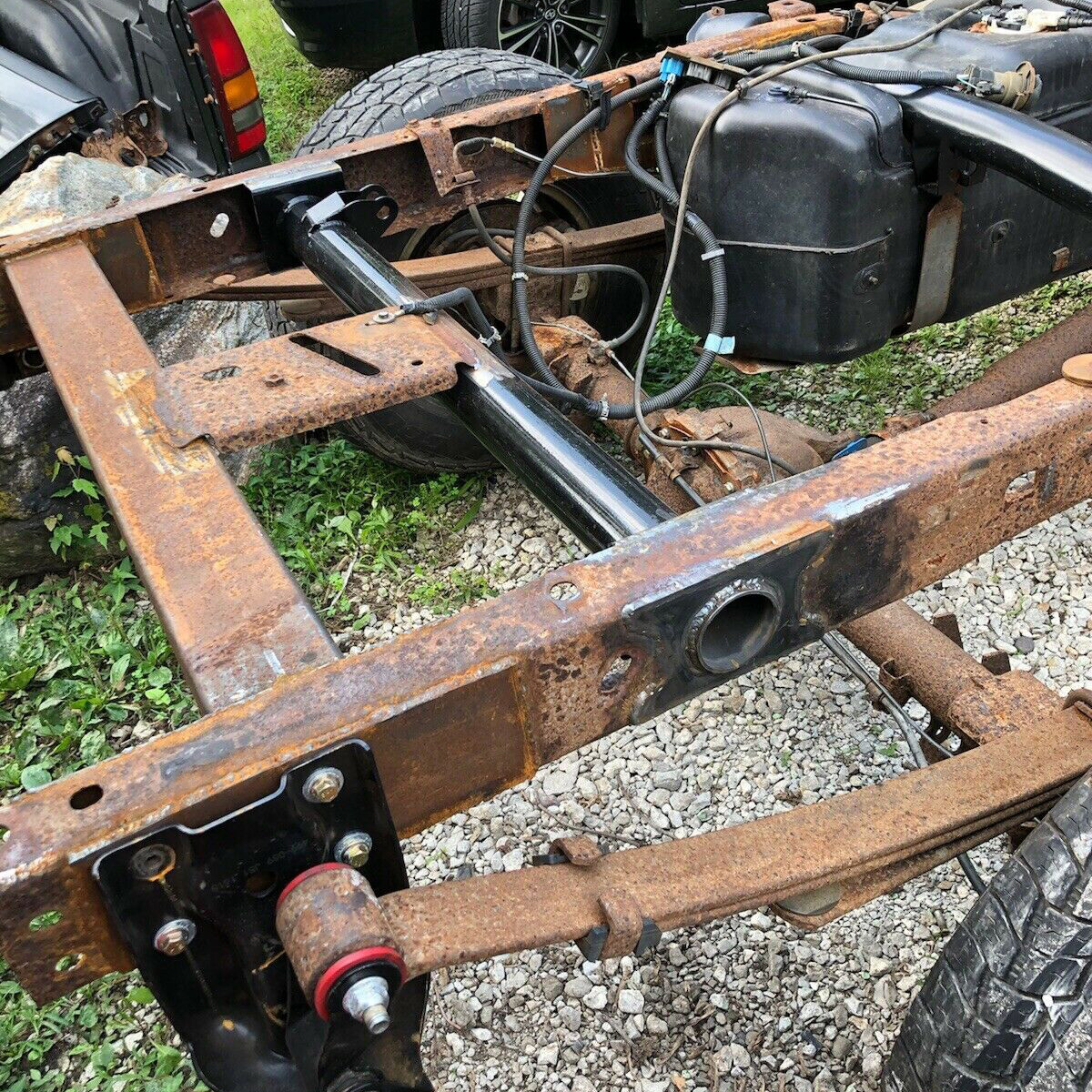 Rear Tank Support and Rear Shock Mount Crossmember For 99-06 Chevy Silverado/GMC