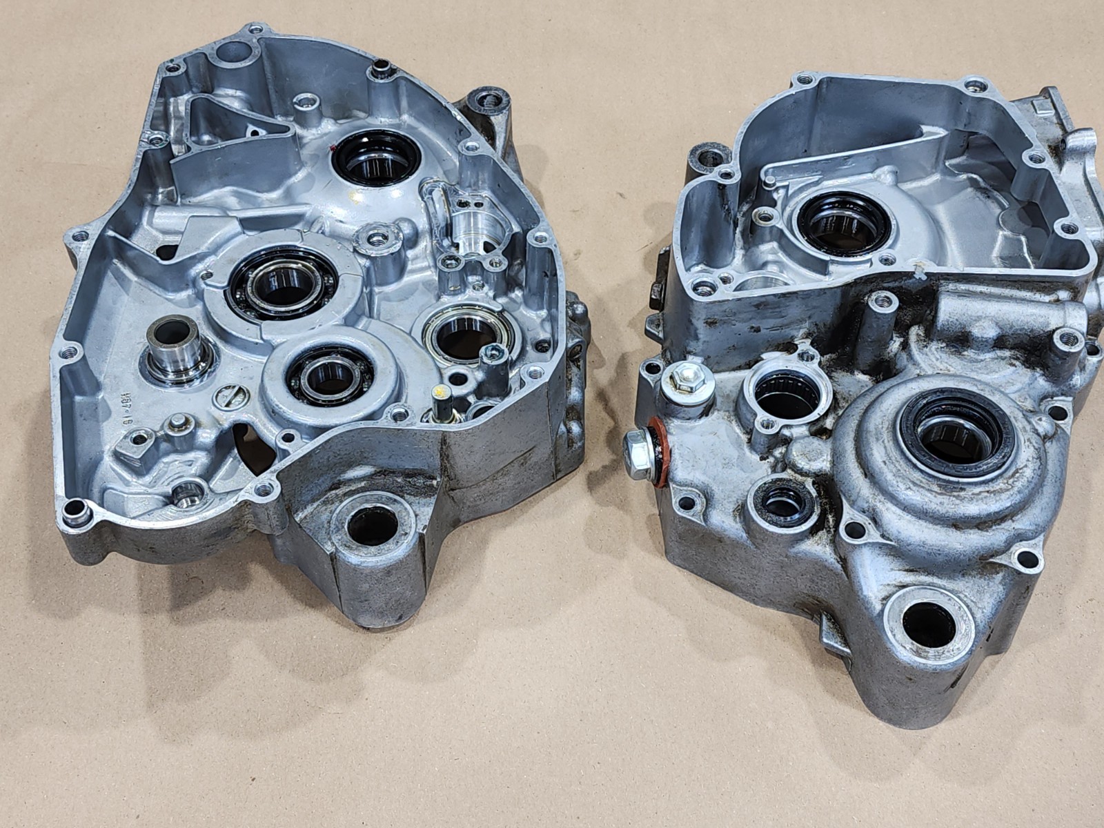 2015 Suzuki RMZ250 RMZ 250 OEM Left & Right Engine Crankcase Case Bottom End